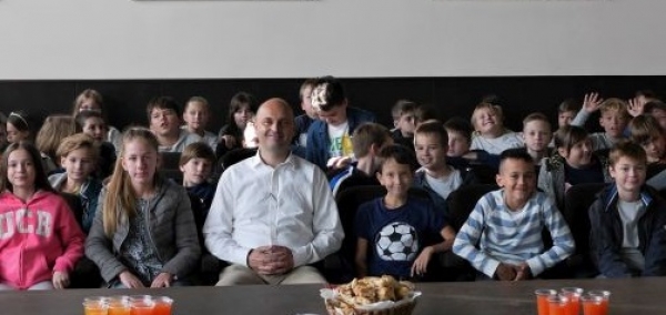 Osnovnoškolci posjetili gradonačelnika Hrvoja Košćeca