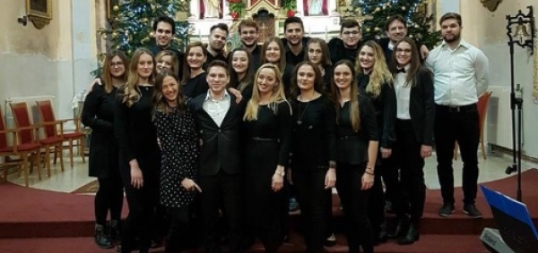 Održan Božićni koncert Zbora mladih Santo