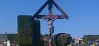 Uređeni središnji križevi na gradskim grobljima