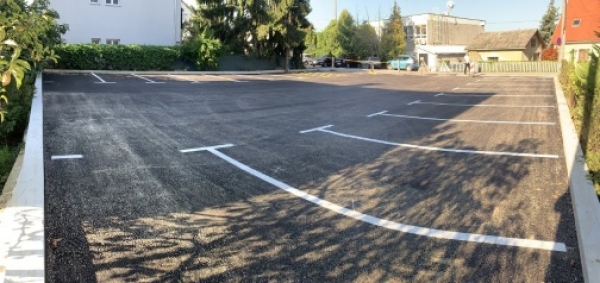 Asfaltirano je parkiralište u Gajevoj ulici   